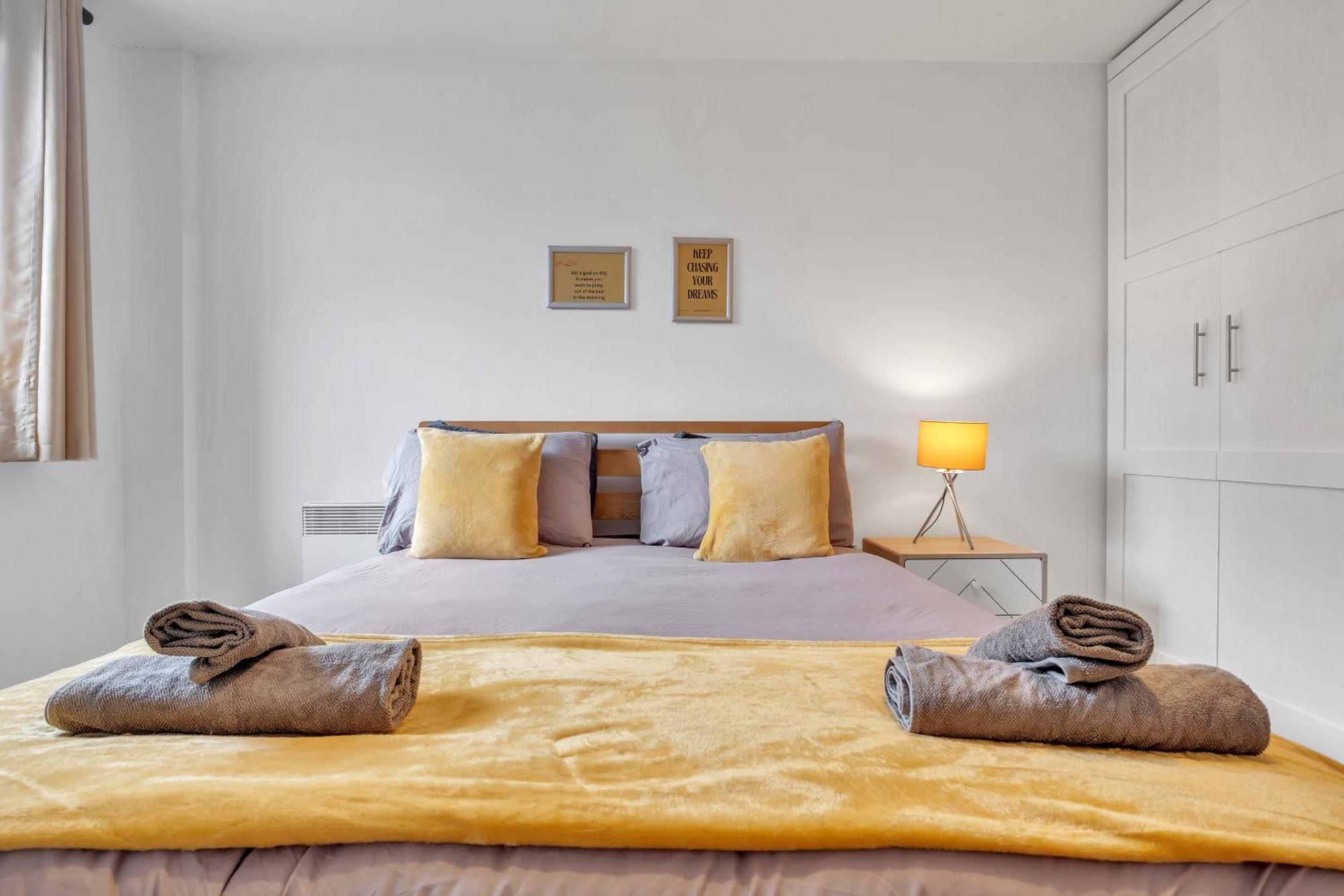 Central Suite Near Mailbox, King Bed, Ping Pong, Netflix, Sleeps 4 Birmingham Ngoại thất bức ảnh